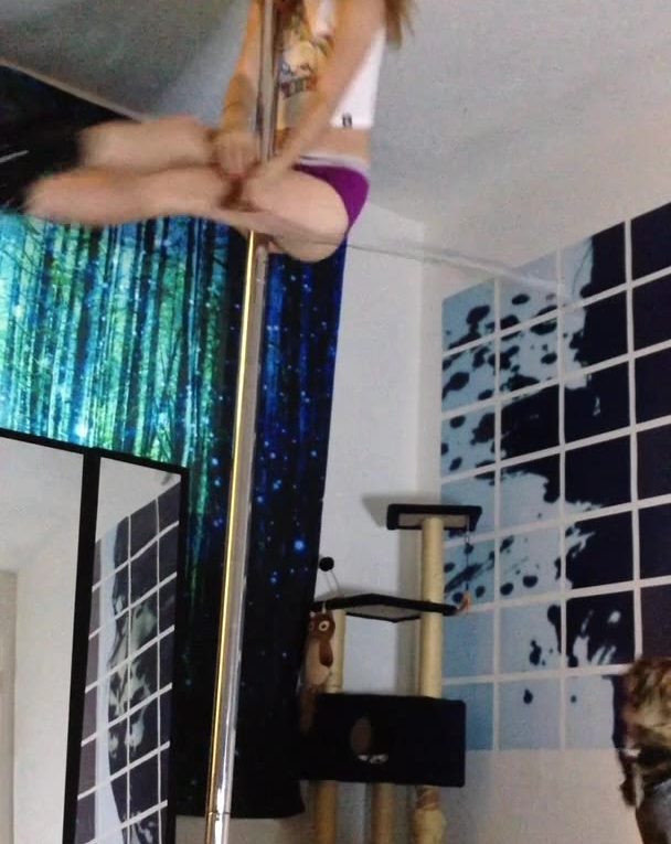 Many Vids – Naomi Dee – X Pole Contest Submission